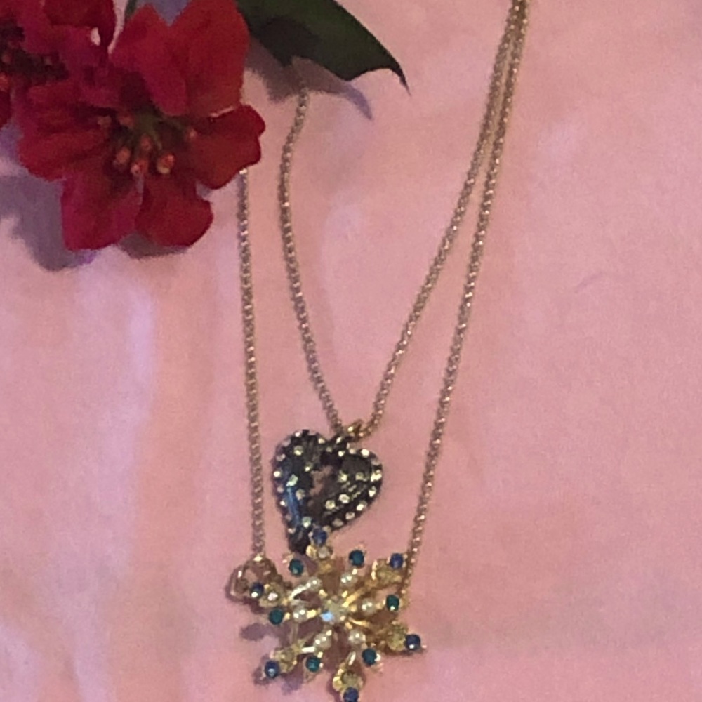 Betsey Johnson snowflake & heart necklace!
